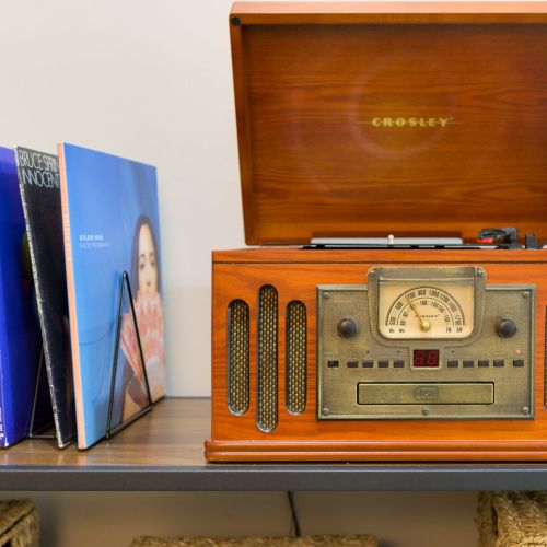 Slow mornings and vintage vibes - this cozy corner is perfect for spinning records and sipping something warm.