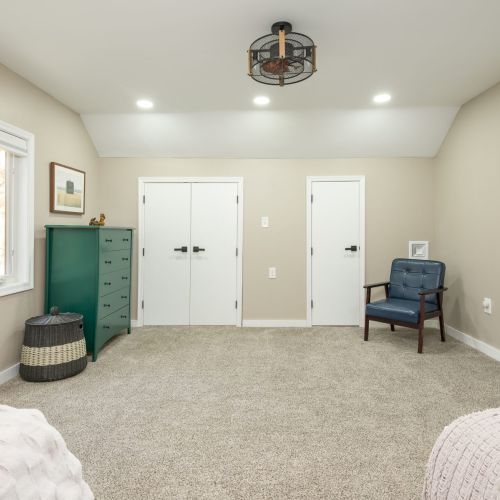 Bright, breezy, and flexible - this twin + full setup is ideal for travel buddies, kids, or anyone who loves a little extra room.