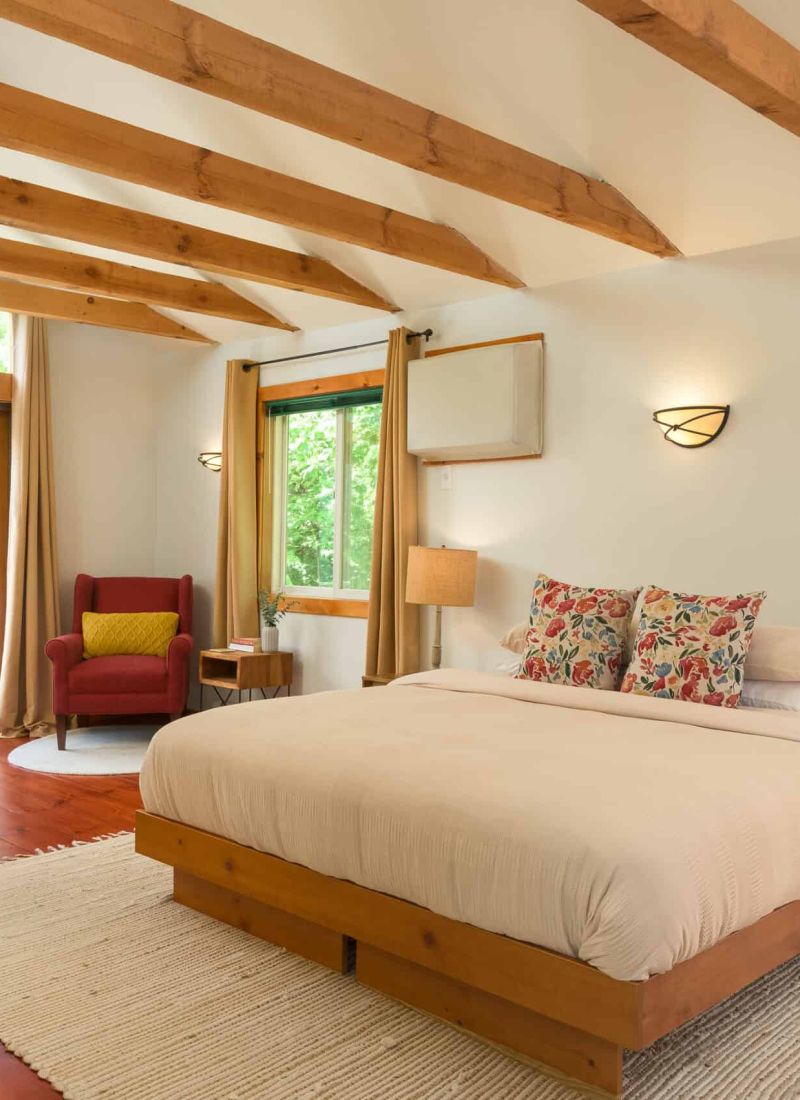 short-term rental management pros and cons