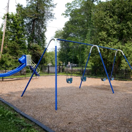 Just down the road, the Lake Oscawana playground offers the perfect spot for kids to climb, swing, and make memories under the open sky.
