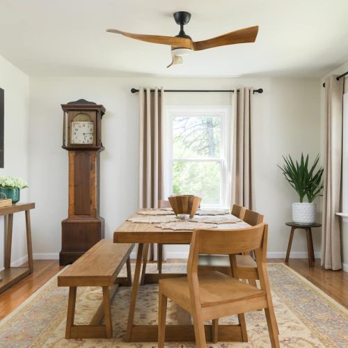 From quiet breakfasts to lively dinners, this space brings people together with its inviting light, warm wood tones, and vintage charm.