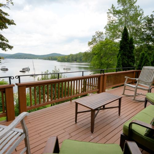 Morning coffee, sunset wine, and everything in between — this lakeside perch is your front-row seat to nature’s show.