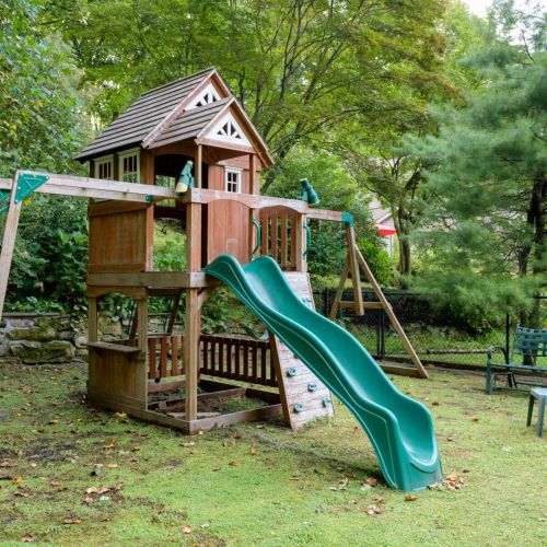 A little extra joy for the littlest guests — our private playground is perfect for mid-morning adventures and post-lake energy bursts.